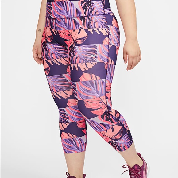 Nike Pants - Nike Crop Leggings